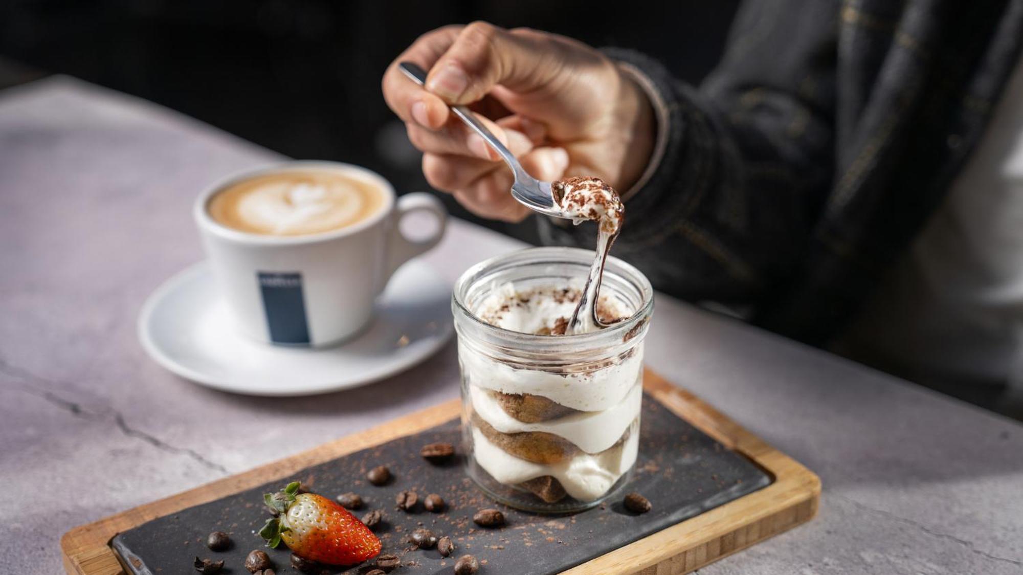 The Abdali Boulevard Hotel Amman Bagian luar foto A chocolate parfait