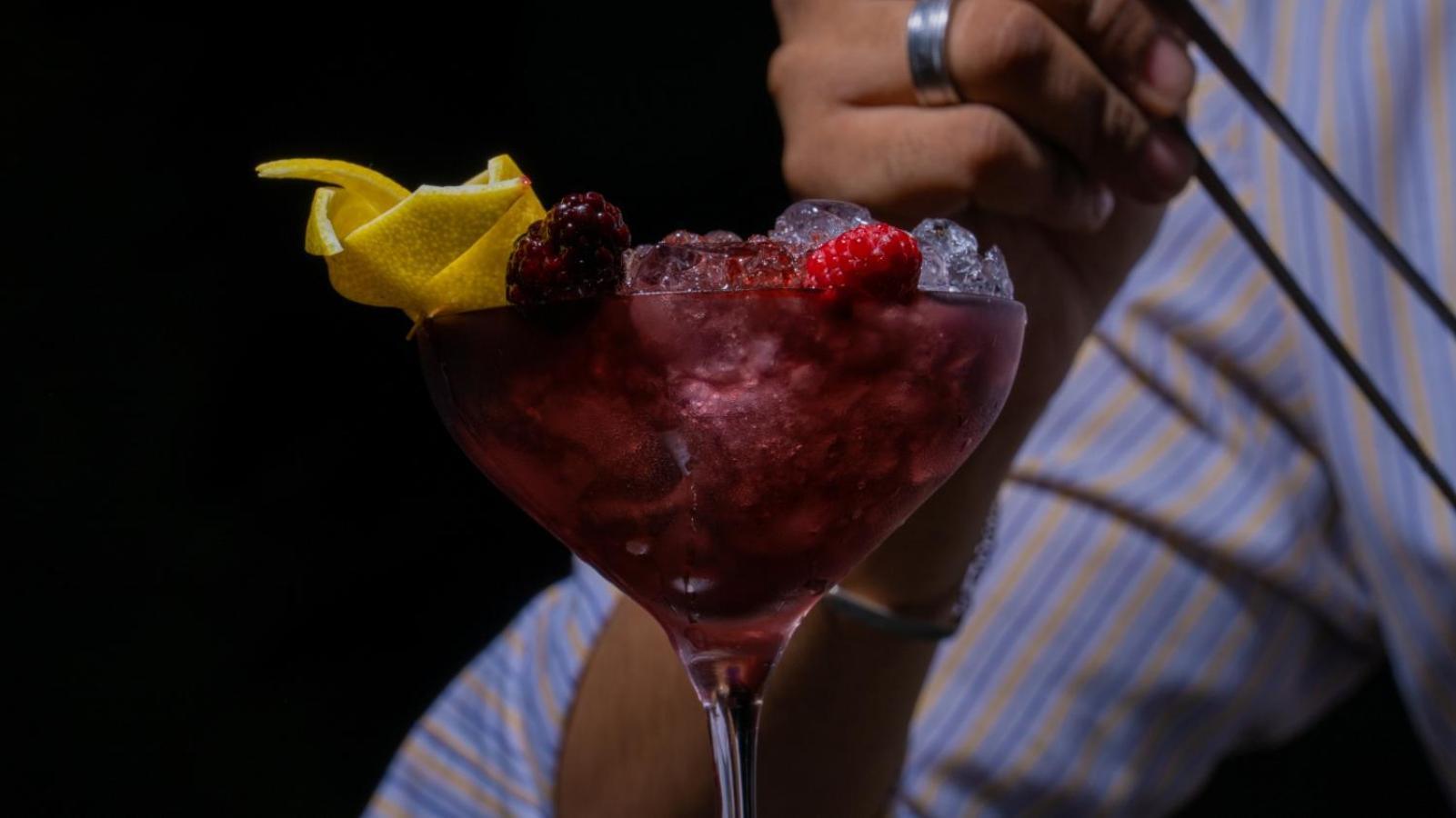 The Abdali Boulevard Hotel Amman Bagian luar foto A Kir Royale cocktail